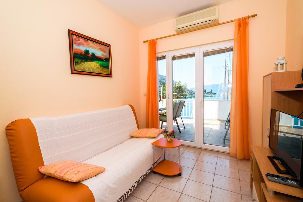 Apartments Galeb Blace Exterior foto