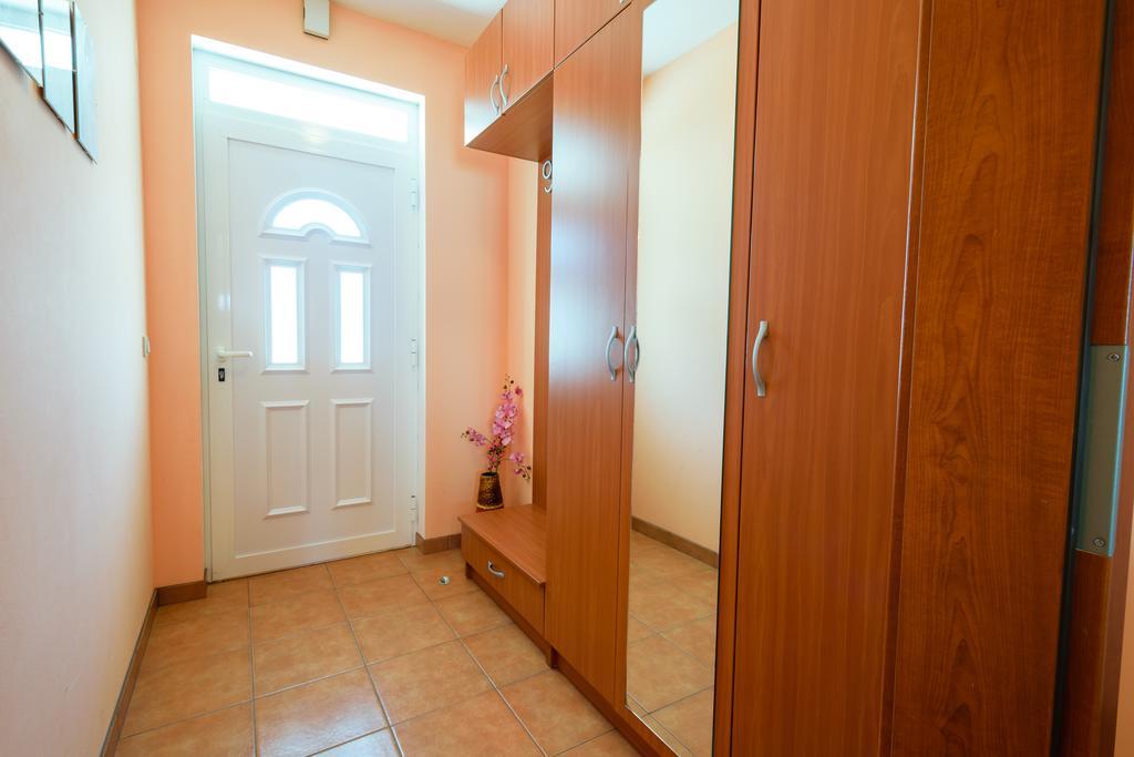 Apartments Galeb Blace Exterior foto