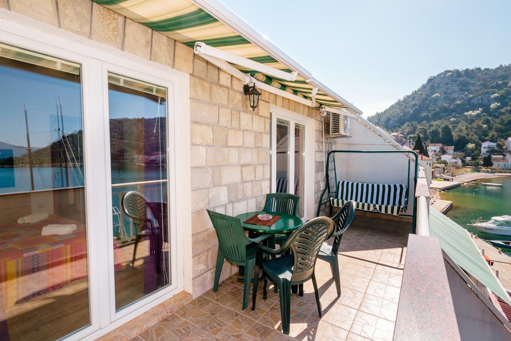 Apartments Galeb Blace Exterior foto