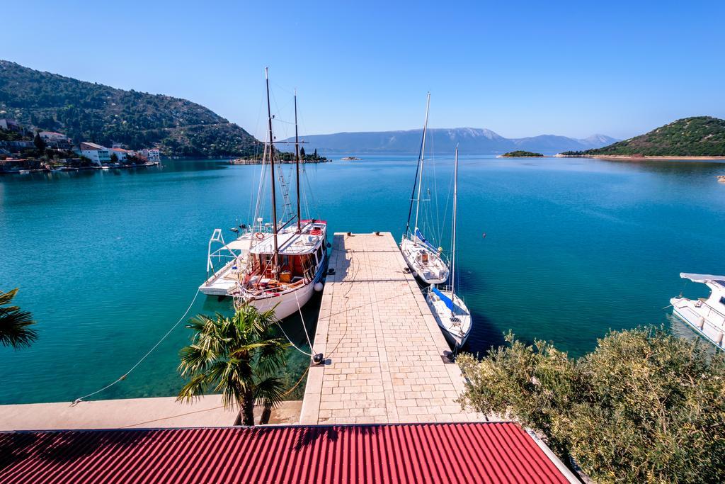Apartments Galeb Blace Exterior foto